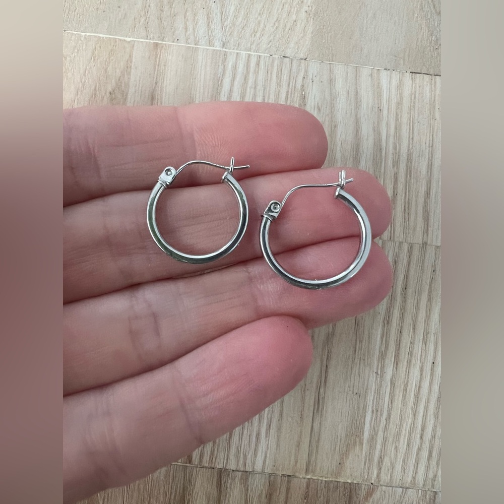 ZZ Richline group 14k white gold hoop earrings